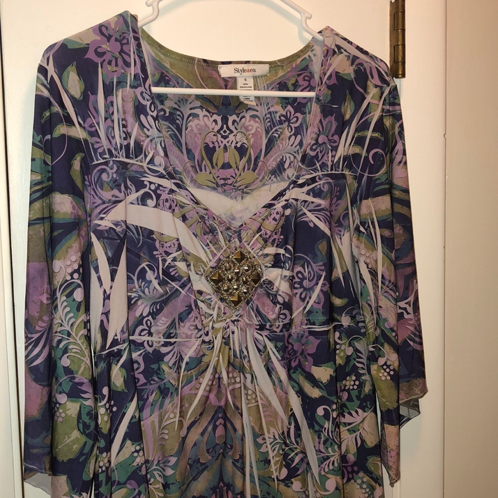 Tunic top or very short dress
